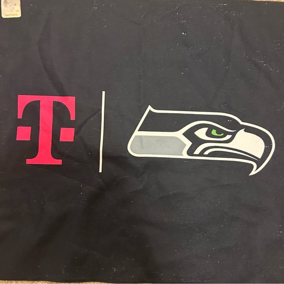 Go Hawks - Seattle Seahawks Bundle including official NFL sponsored gear - Picture 10 of 16